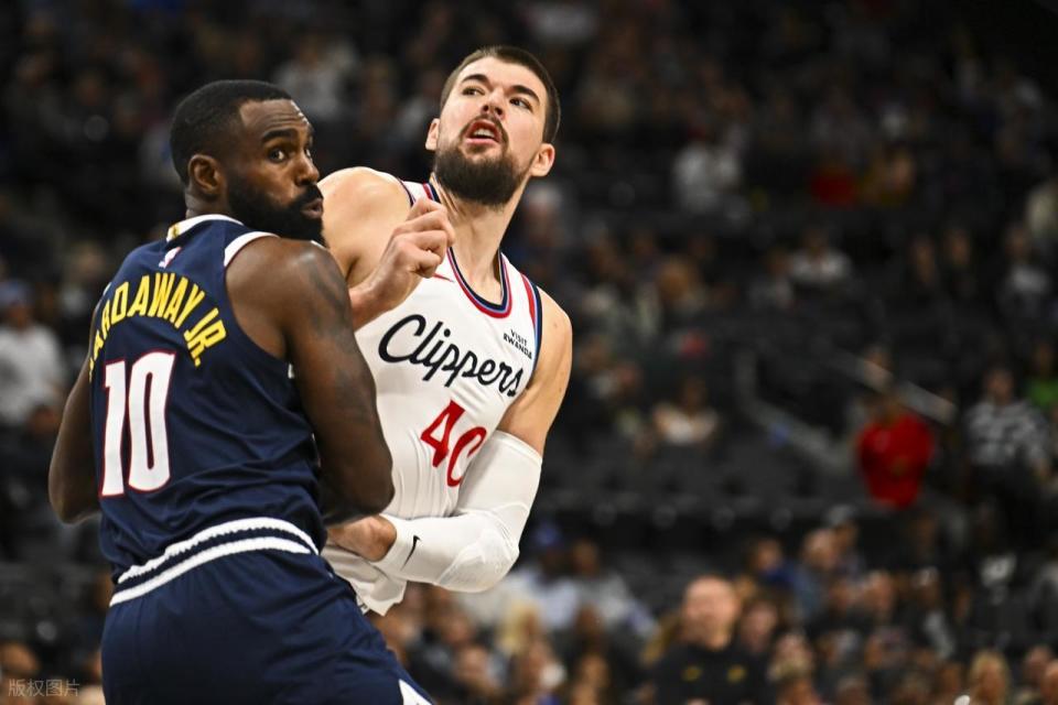 科林斯中投, 暂停回来以, 罚球 科林斯中投, 暂停回来以, 罚球