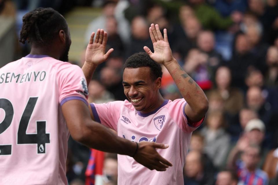 伯恩茅斯队, 帮助伯恩茅, 轮的较量